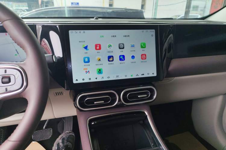 Used Leapmotor C11 2023 Range-Extended 200 Comfort Edition Audio And AC Panel