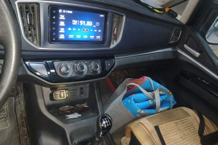 Used FORTHING Lingzhi 2022 Striving Version M5L 1.6L Luxury 7-Seater
