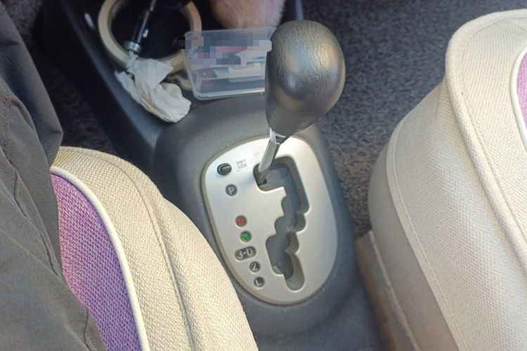 Used Toyota Yaris 2011 1.6E Automatic Charm Edition Gear Lever