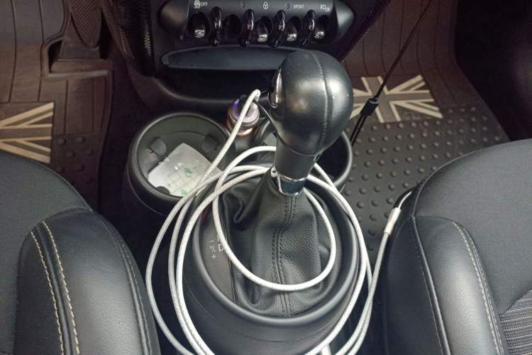 Used MINI Countryman  Gear Lever