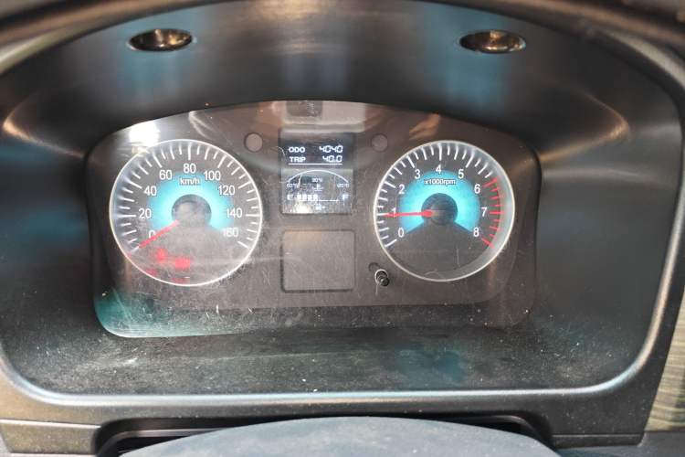 Used Jinbei Hiace X30 2023 1.5L Super-Comfortable Passenger Van 5/6/7-Seater Non-Air-Conditioned Version Model SWC15M
