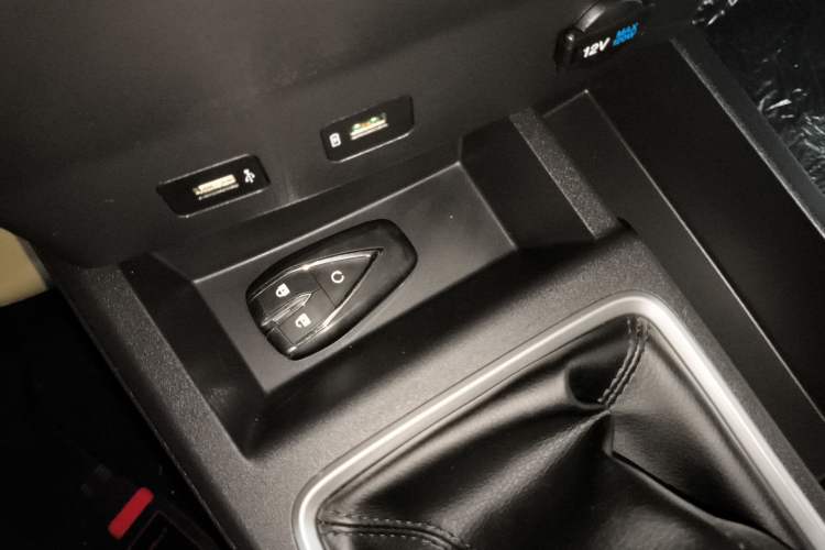 Used Changan Lantop 2023 2.0T Manual 4x4 Diesel Elite Long-Box Version
