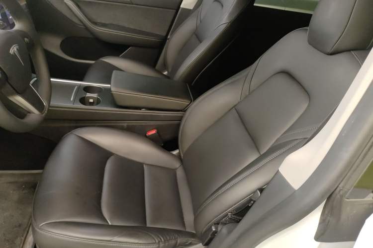 Used Tesla Model Y 2021 Long-Range All-Wheel-Drive Version
