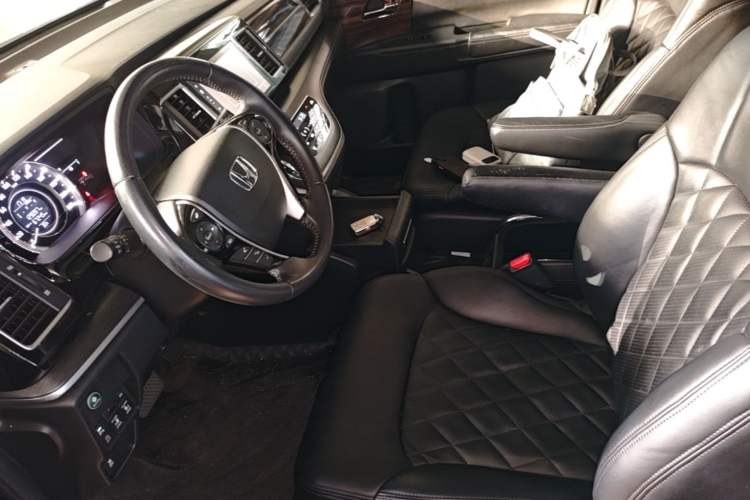 Used Honda Elysion 2016 2.4L Comfort Edition
