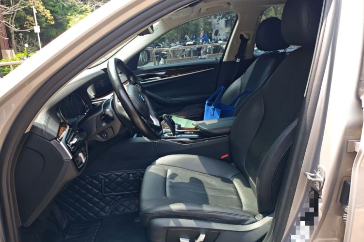 Used BMW 5 Series 2018 525Li Luxury Package
