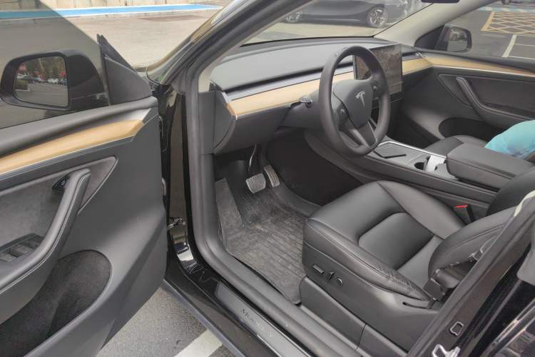 Used Tesla Model Y 2022 Rear-Wheel-Drive Version