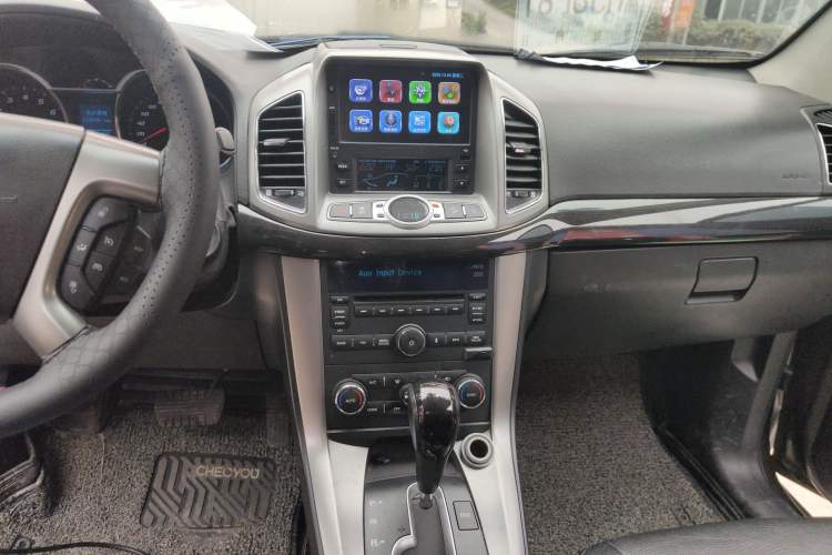 Used Chevrolet Captiva 2015 2.4L 4x4 Flagship Edition 7-Seater