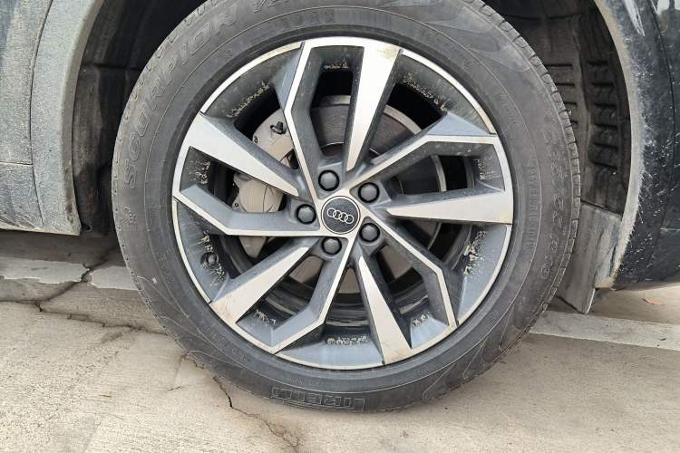 Used Audi Q5L Sportback 2022 40 TFSI Luxury Model Right Front Wheel Hub
