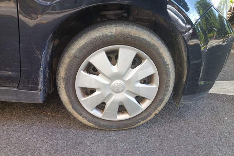 Used Venucia R50 2013 1.6L Automatic Fashion Edition
