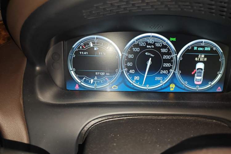 Used Jaguar XJ 2014 XJL 3.0 SC Two-Wheel-Drive Panoramic Business Edition