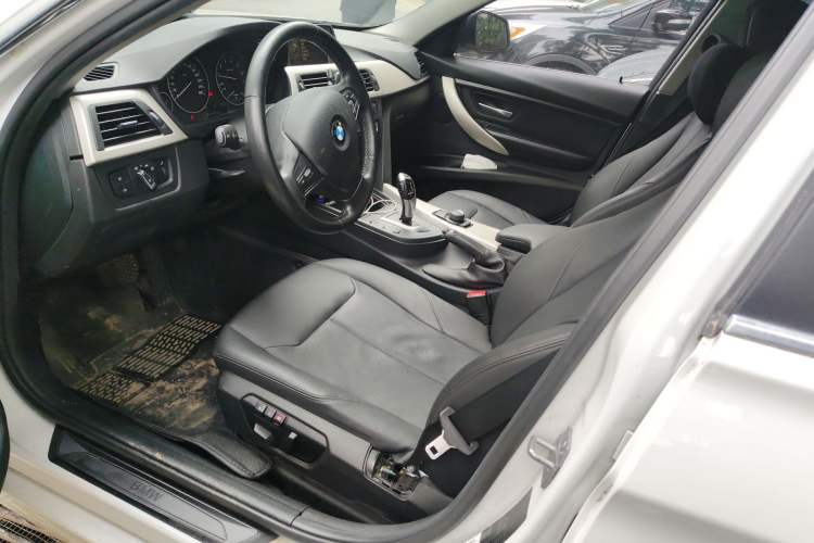 Used BMW 3 Series 2015 316Li Fashion Model