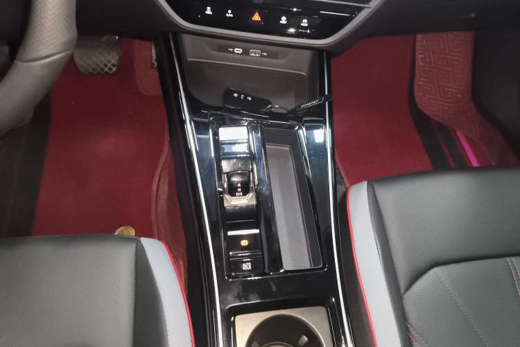 Used Volkswagen Lamando 2023 Lavida L 280TSI DSG Cool & Spicy Edition Gear Lever