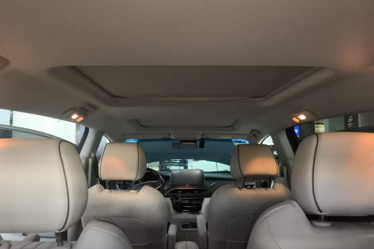 Used Buick GL8 2022 Land Business Class 652T Smart Deluxe Model
