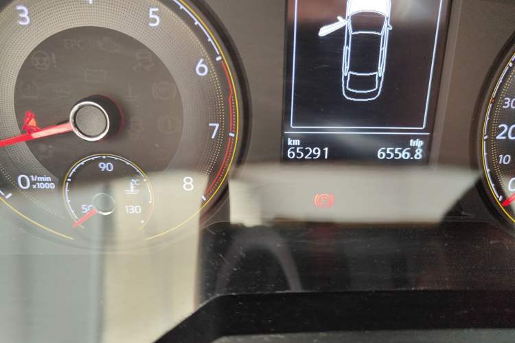 Used Volkswagen Lavida 2019 280TSI DSG Comfort Edition China VI standard Odometer Close Up