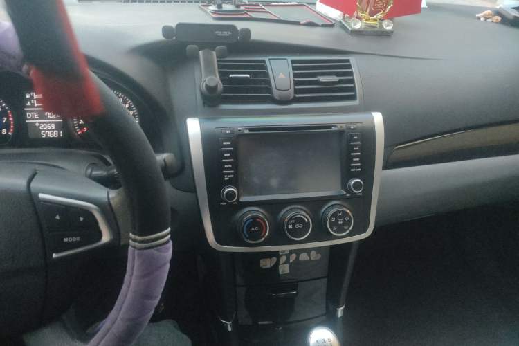 Used Zotye Z300 2014 1.5L Value Edition Manual Elite Model Audio And AC Panel