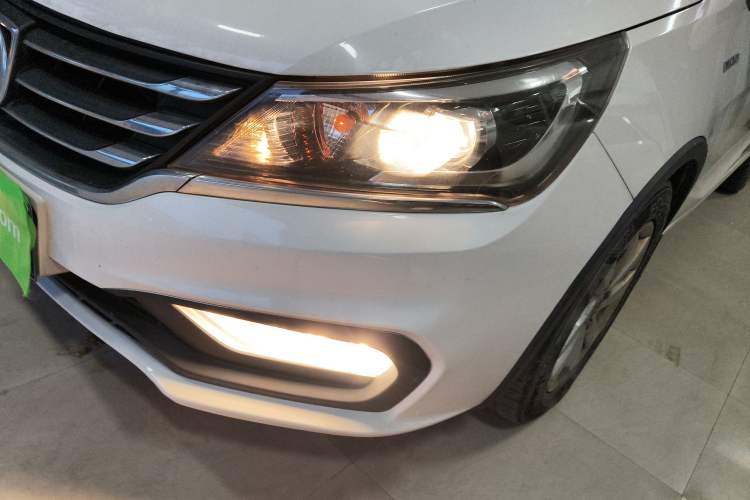 Used Baojun 310W 2017 1.5L Manual Fashion Model China V