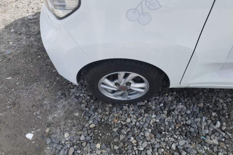 Used Wuling Hongguang MINIEV 2020 Freedom Version Lithium Iron Phosphate Left Front Wheel Hub