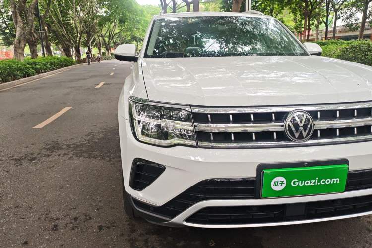 Used Volkswagen Teramont 2021 380TSI Four-Wheel Drive Prestige Flagship Edition Right Front Headlight