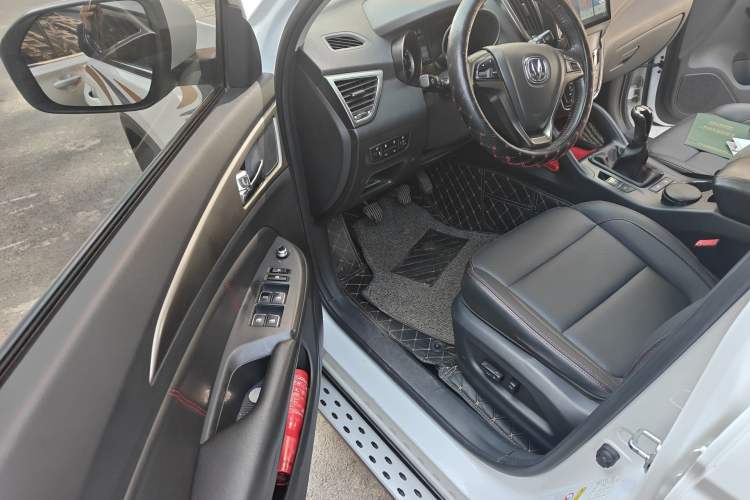 Used CHANGAN CS75 2016 2.0L Manual Leading Version China IV Standard