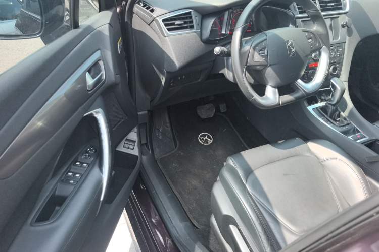 Used DS 5LS 2016 1.6T Elegant Edition THP160
