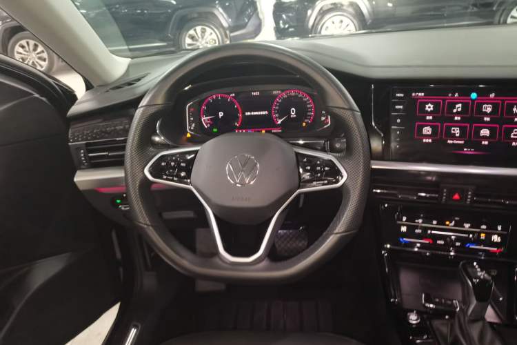 Used Volkswagen Passat 2023 Restyled 330TSI Starry Luxury Edition Steering Wheel