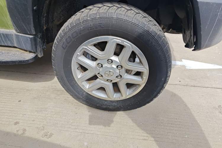 Used BAIC Off-Road BJ40 2016 40L 2.0T Manual All-Wheel Drive Prestige Edition Right Front Wheel Hub