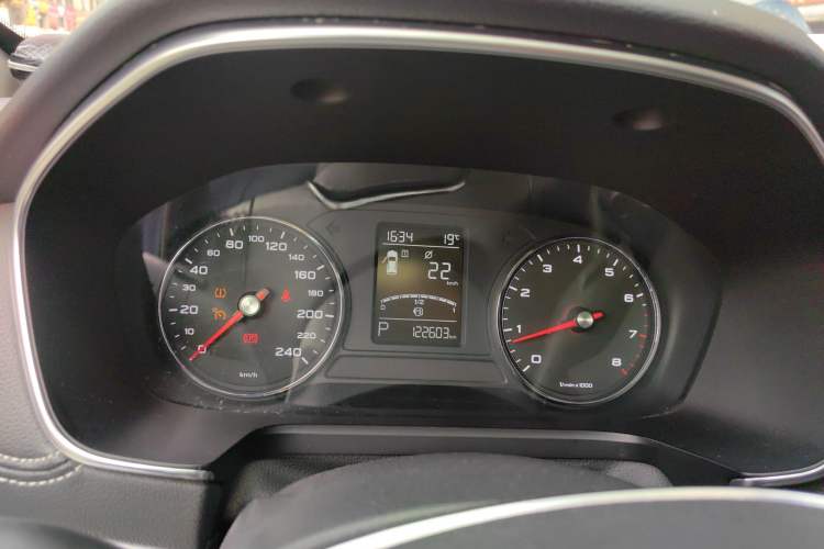 Used Roewe RX5 2016 20T Two-Wheel Drive Automatic Flagship Edition
