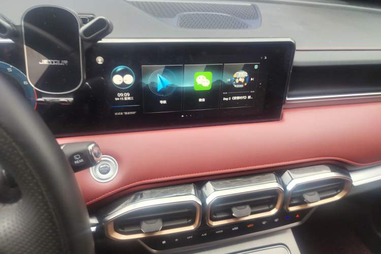 Used JETOUR X70 PLUS 2025 Champion Edition 1.5T DCT Champion PRO 7-Seater Audio And AC Panel