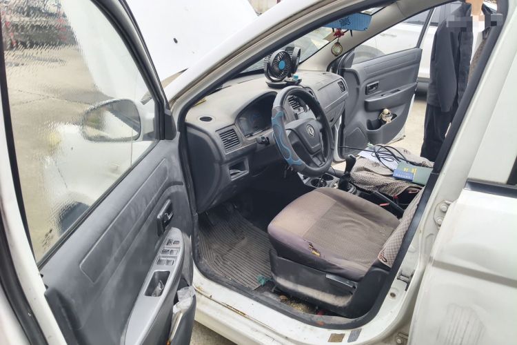 Used Dongfeng Fengon 330 2014 1.5L Manual Utility Version DK15 Driver Seat