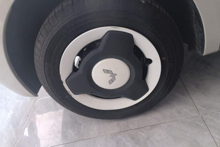 Used Wuling Hongguang MINIEV 2024 3rd Generation 215km Youth Edition Left Front Wheel Hub