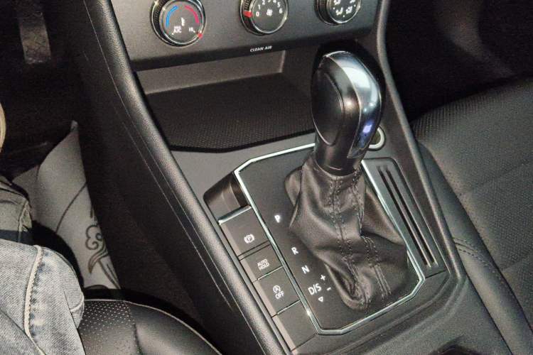 Used Volkswagen Lavida 2021 1.5L Automatic Comfort Edition Gear Lever