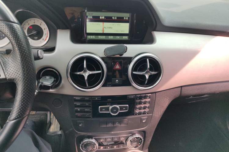 Used Mercedes-Benz GLK-Class 2013 GLK 300 4MATIC Dynamic Sunroof Model Audio And AC Panel