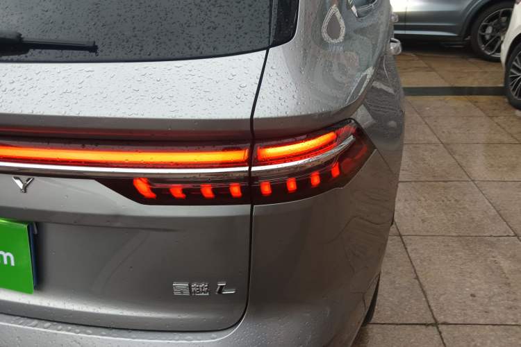 Used Geely Auto Monjaro L 2021 2.0TD DCT EVO Two-Wheel Drive Smart Luxury Version Right Rear Taillight