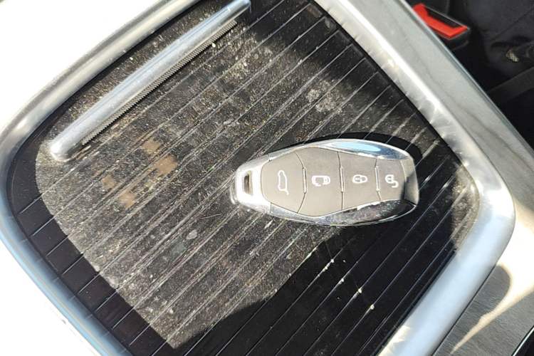 Used Hongqi HQ9 PHEV 2024 2.0T Four-Wheel Drive Business Edition Vehicle Key