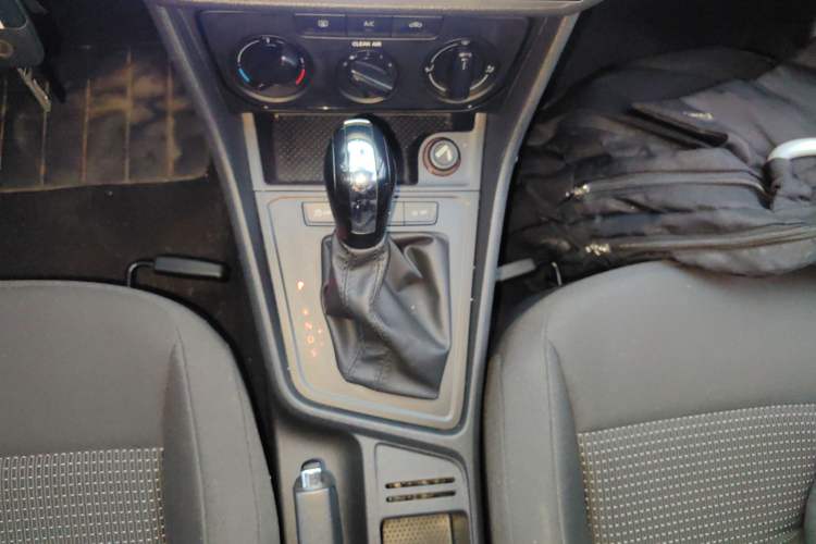 Used Volkswagen Lavida 2015 1.6L Automatic Fashion Edition
