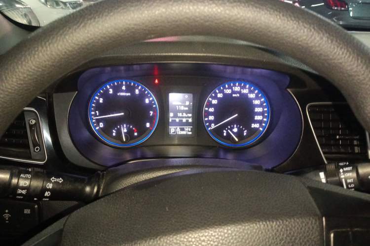 Used Hyundai Mistra 2014 1.8L Automatic Smart GLS Instrument Cluster