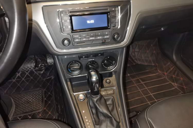 Used Volkswagen Lavida 2017 1.6L Automatic Comfort Edition
