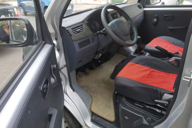 Used Jinbei Hiace X30 2020 1.5L Van Super-Enjoyment Model China VI Standard SWC15M
