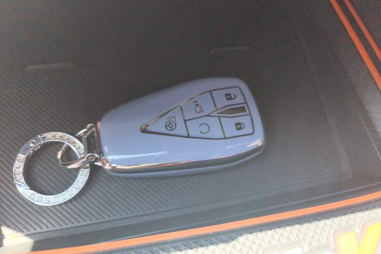 Used CHANGAN UNI-V 2023 1.5T Prestige Model