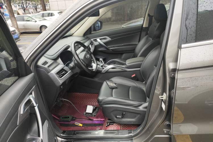 Used Geely Auto Emgrand X7 Sport 2021 Million Edition 1.8TD DCT Two-Wheel Drive Luxury Model Left Front Seat