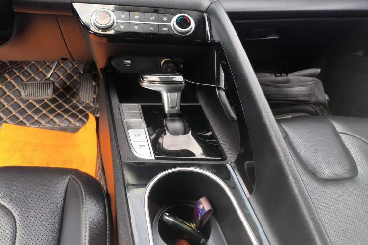 Used Hyundai Elantra 2021 1.5L CVT GLX Elite Edition Gear Lever