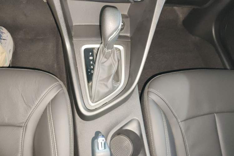 Used Buick GT 2018 18T Automatic Elite Model Gear Lever