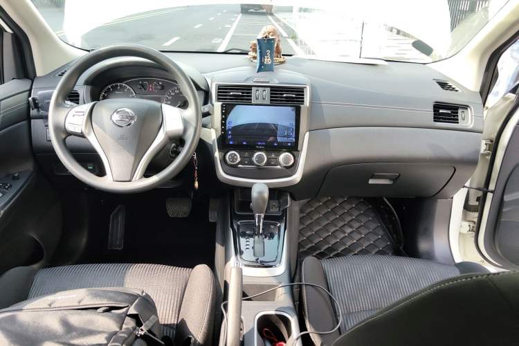 Used Nissan Tiida 2016 1.6L CVT Cool Dynamic Edition