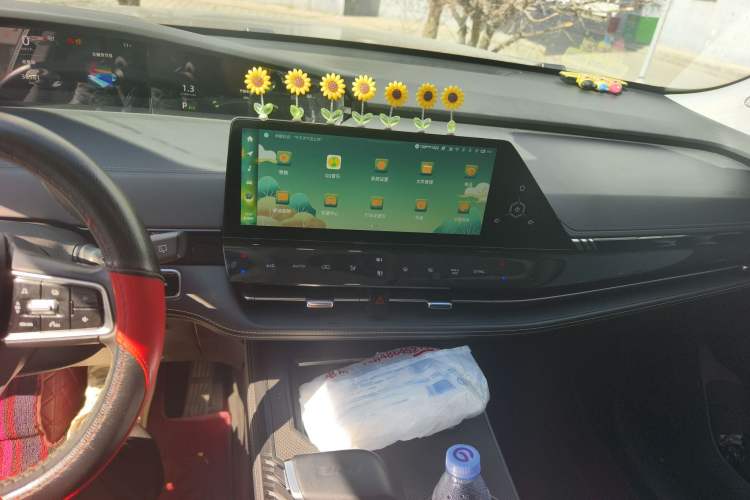 Used CHANGAN UNI-K 2024 2.0T Two-Wheel Drive Global Edition Audio And AC Panel