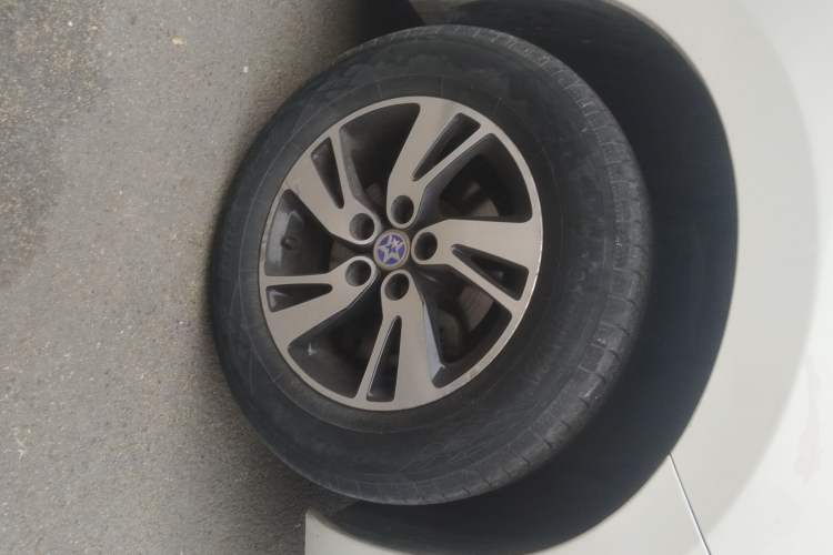 Used Venucia T70 2018 1.6L Manual Enjoyment Edition Right Front Wheel Hub