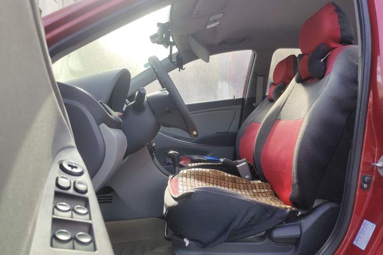 Used Hyundai Verna (older generation) 2014 1.4L Automatic Smart GLS Left Front Seat