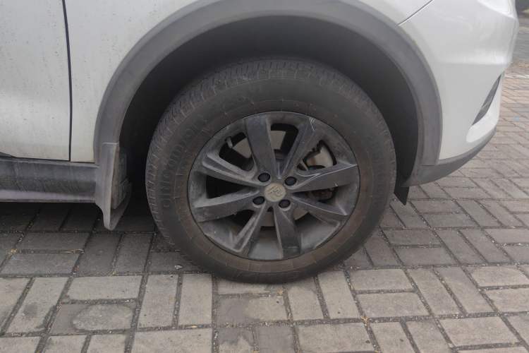 Used BYD Yuan New Energy 2018 EV360 Smart Connect Cool Edition Right Front Wheel Hub