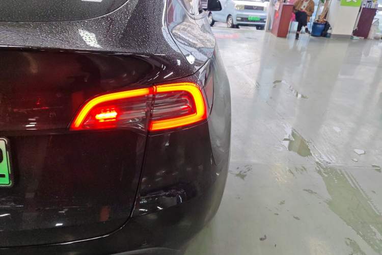 Used Tesla Model Y 2022 Rear-Wheel-Drive Version