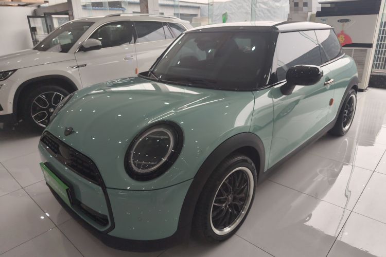 Used MINI 2025 1.5T COOPER Classic Edition