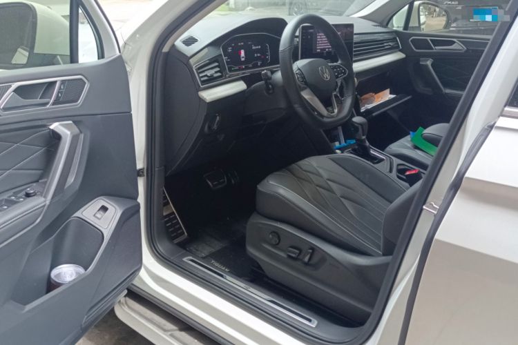 Used Volkswagen Tiguan L 2023 Restyled 330TSI Automatic Two-Wheel Drive R-Line Enhanced Comfort Version Driver Seat